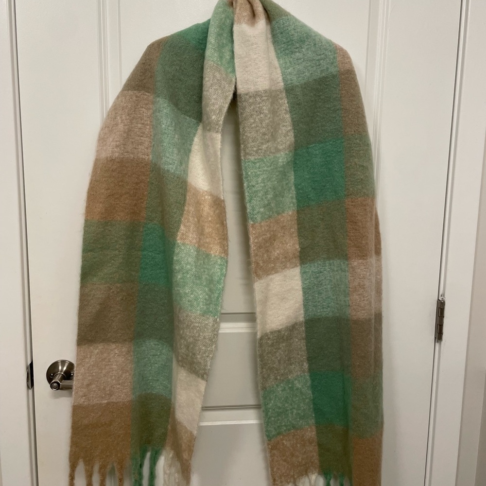 OAK + FORT Green and Tan Scarf